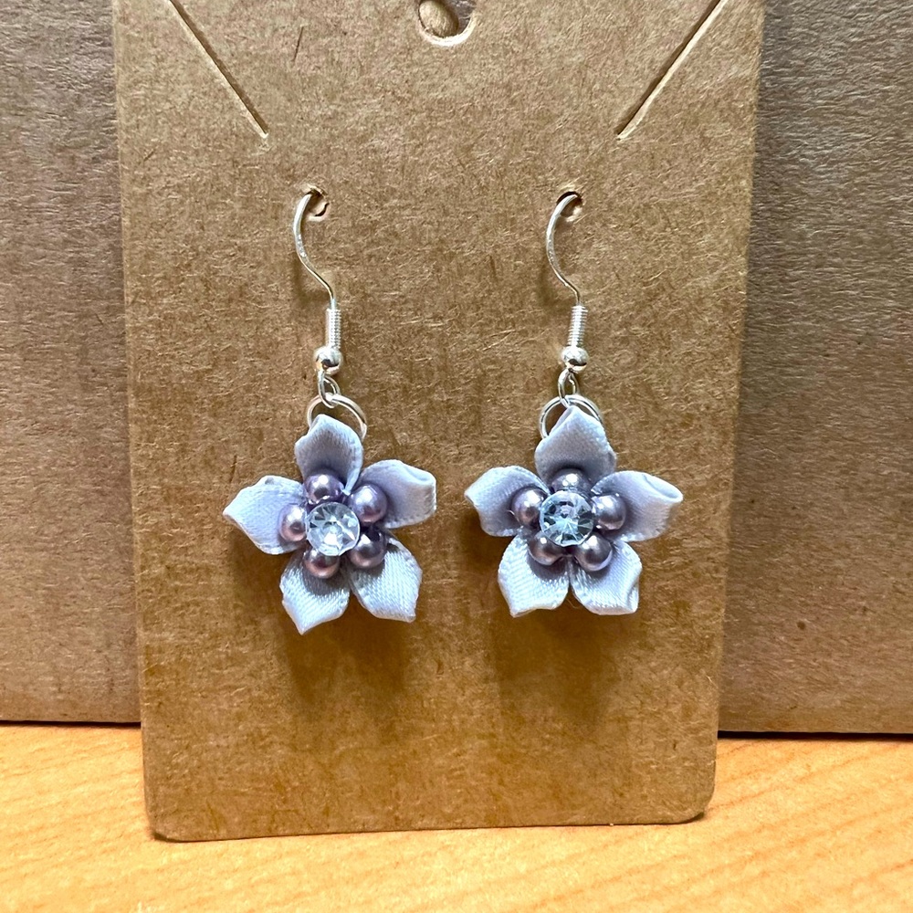 Ribbon flower dangle earrings with sparkly centers